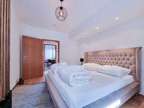 Erfolgreiche Airbnb-Immobilie: Alpha Apartments: Central 1BR, Workspace & Bath in Ostviertel