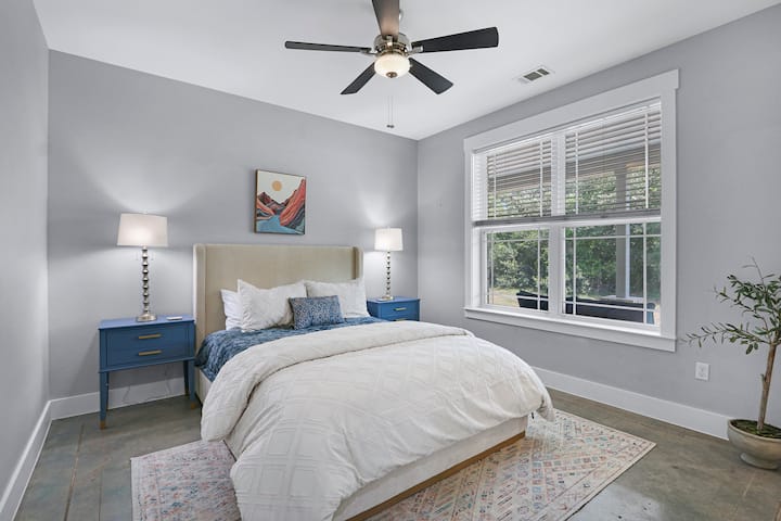 Спалня 3 има двойно легло.