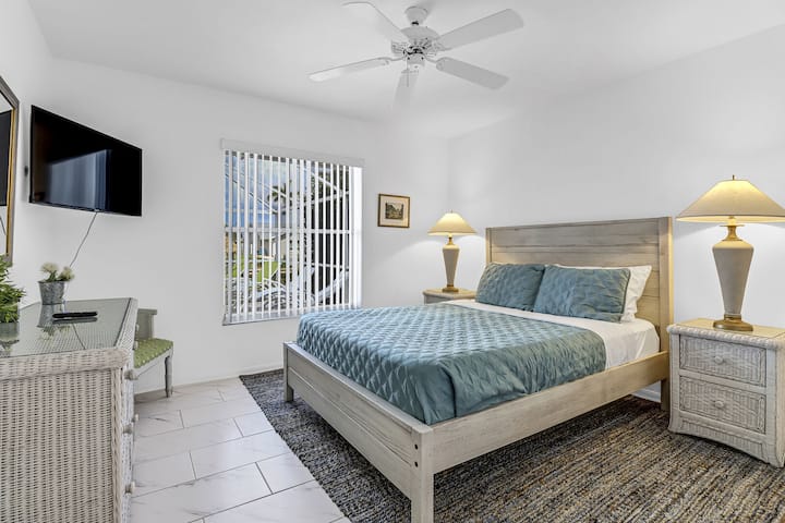 Სასტუმრო საძინებელი 1 მატრასით Queen