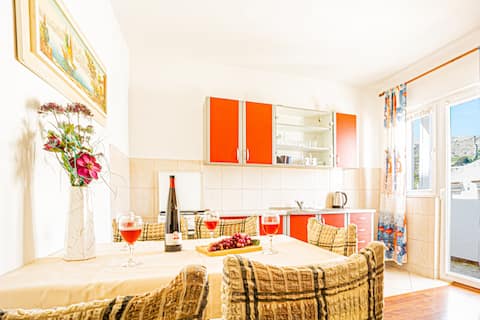 Top Airbnb: Neda 4d in Metajna