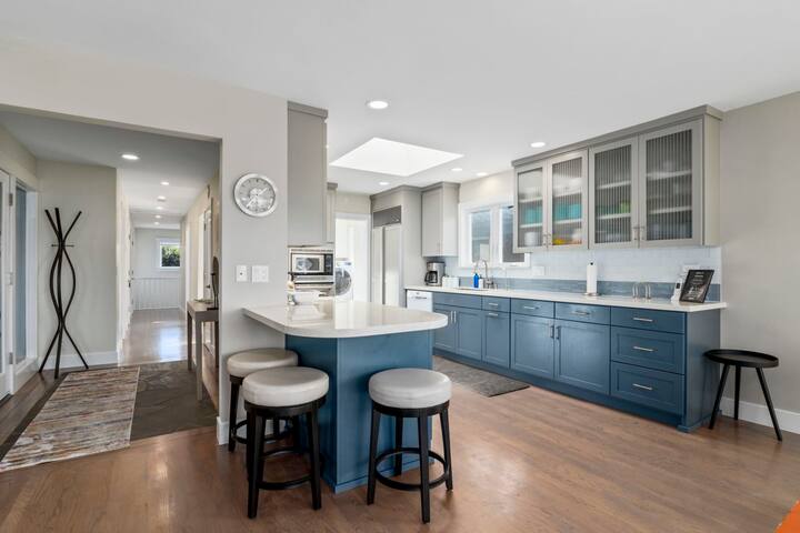 Oceanview Retreat with Hot Tub gallery image 3