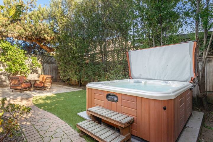 Oceanview Retreat with Hot Tub gallery image 4