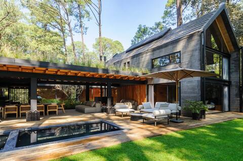 Casa Fika: Surrounded by forest in Rancho Avándaro
