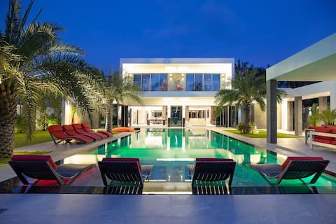 incredible modern 5 bdrs pool villa in rawai