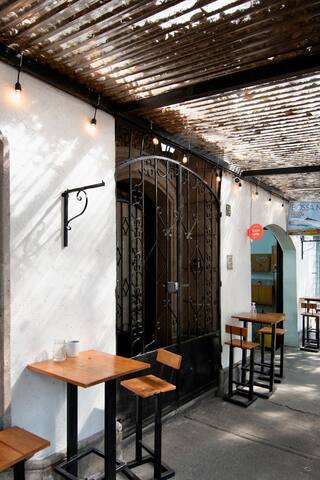 Enjoy a gorgeous house 8BR/18 guests in Condesa gallery image 3