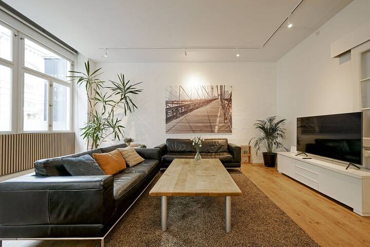 Strøget – Close To Tivoli – Metro-absolute Center gallery image 2