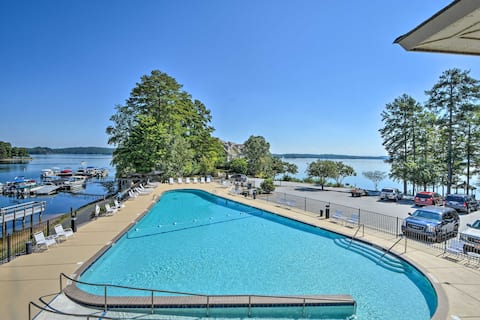 Walk to Lake Keowee: Salem Townhome w/ Deck
