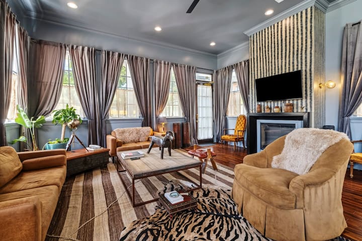 Elegant Tribal House w heated Pool/Hot Tub gallery image 3