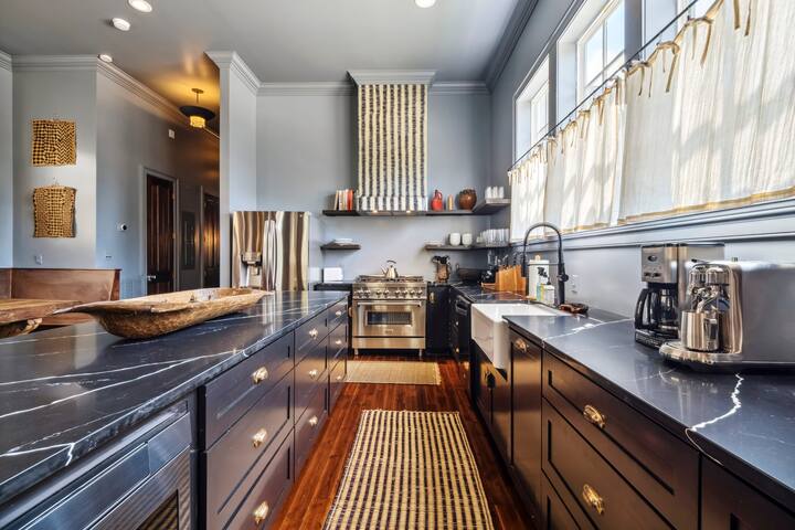 Elegant Tribal House w heated Pool/Hot Tub gallery image 4