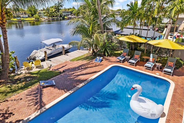 Waterfront | Boat Rental | Heated Pool | Sleeps 10