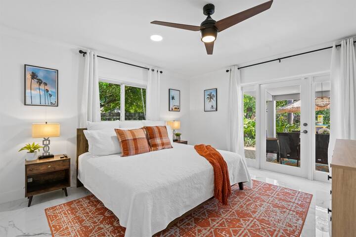 Waterfront | Boat Rental | Heated Pool | Sleeps 10 gallery image 5