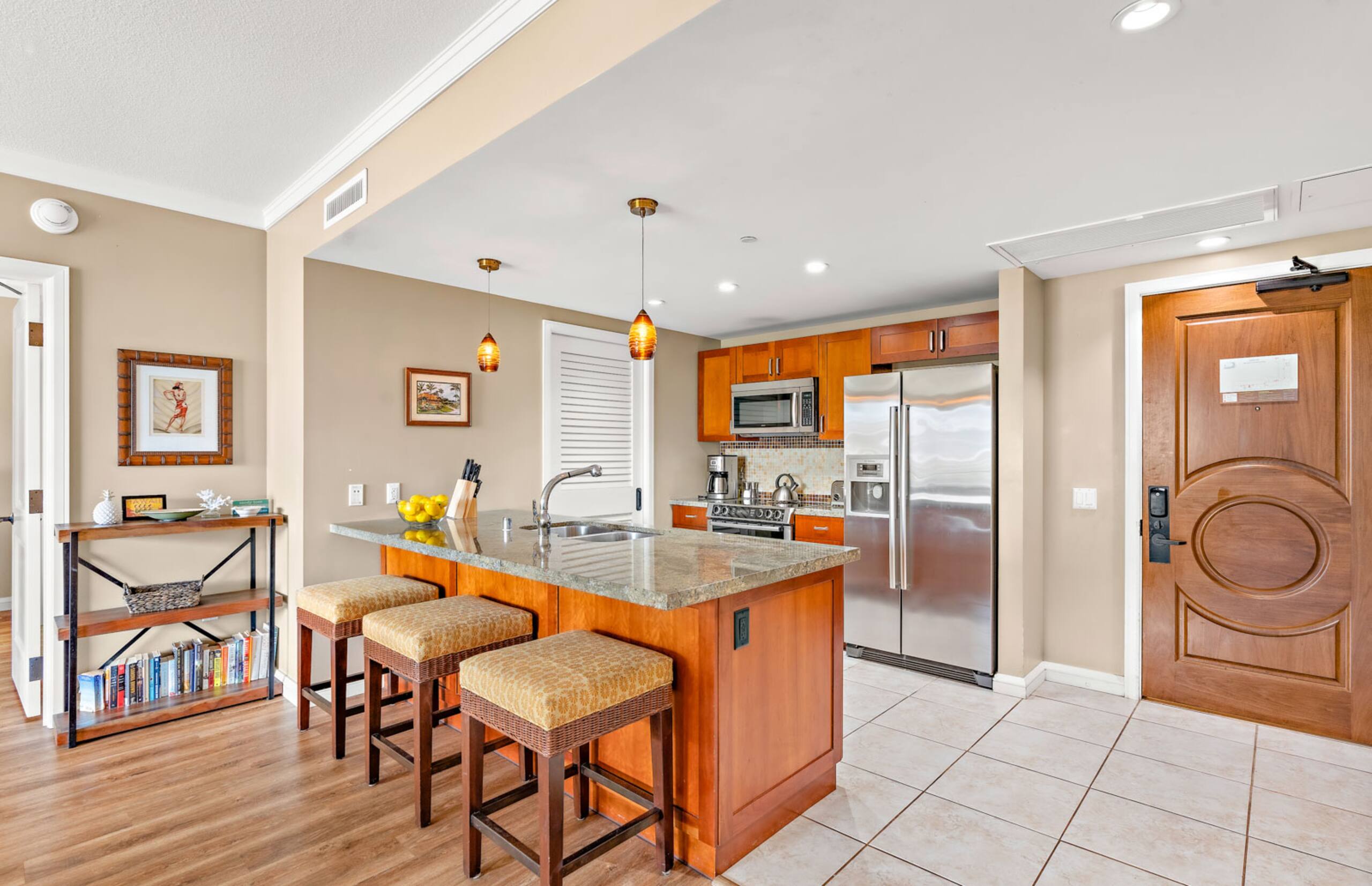 Condo in Lahaina · ★4.67 · 2 bedrooms · 3 beds · 2 baths - Image 13