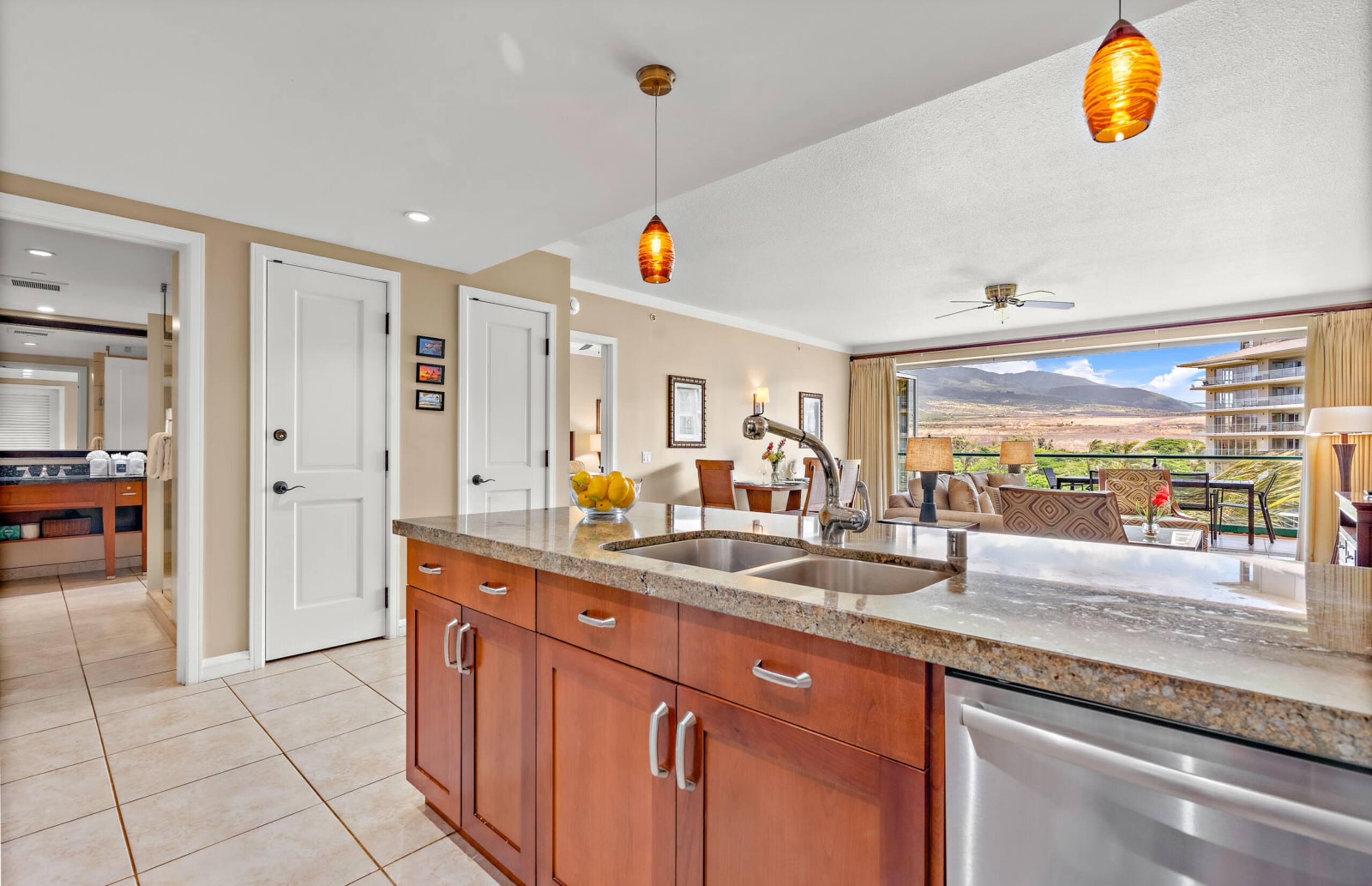 Condo in Lahaina · ★4.67 · 2 bedrooms · 3 beds · 2 baths - Image 4