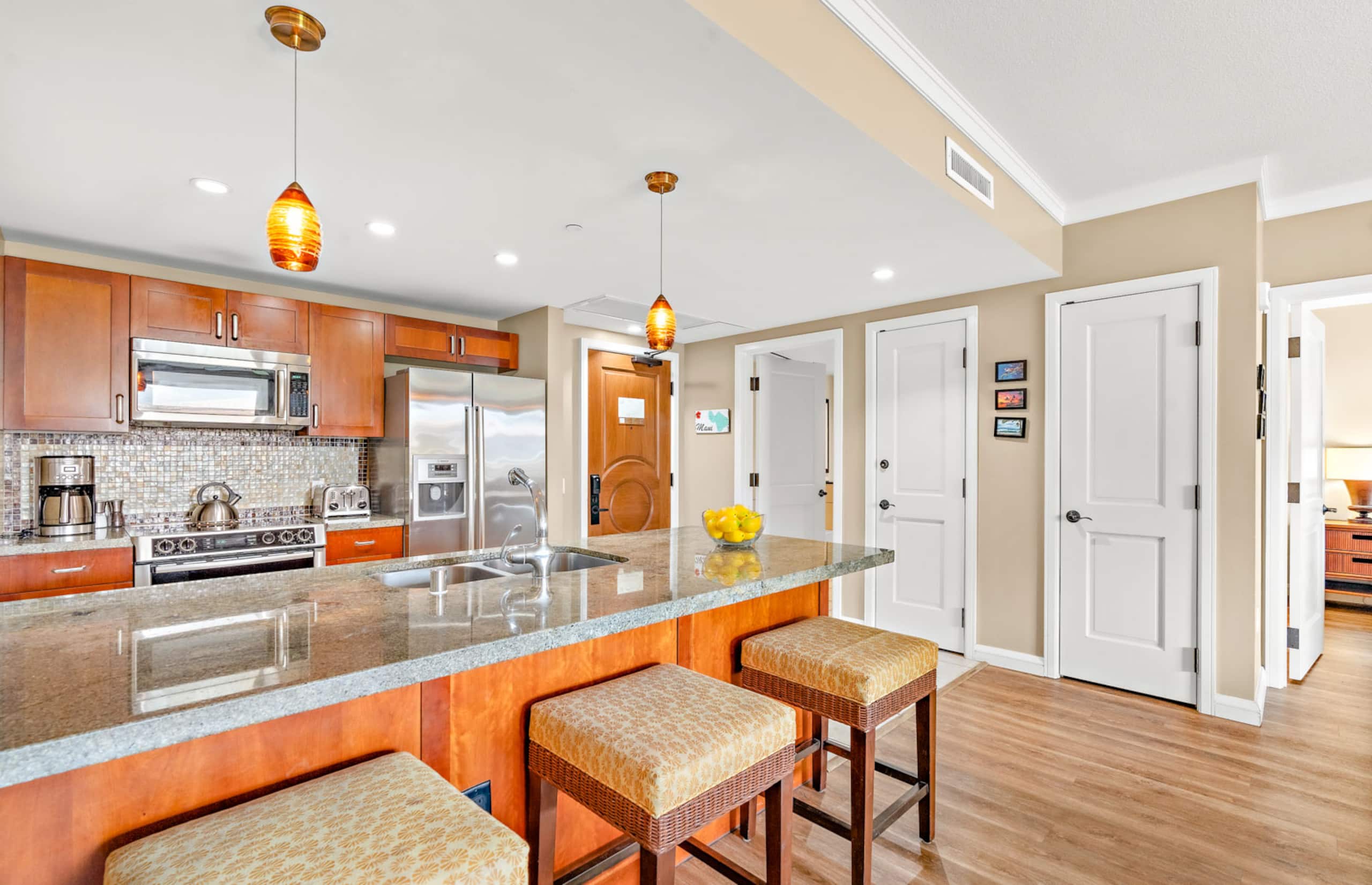 Condo in Lahaina · ★4.67 · 2 bedrooms · 3 beds · 2 baths - Image 12