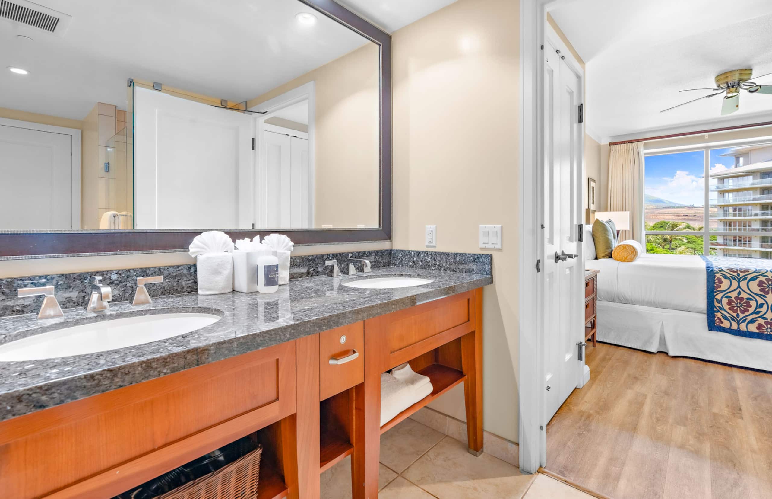Condo in Lahaina · ★4.67 · 2 bedrooms · 3 beds · 2 baths - Image 25