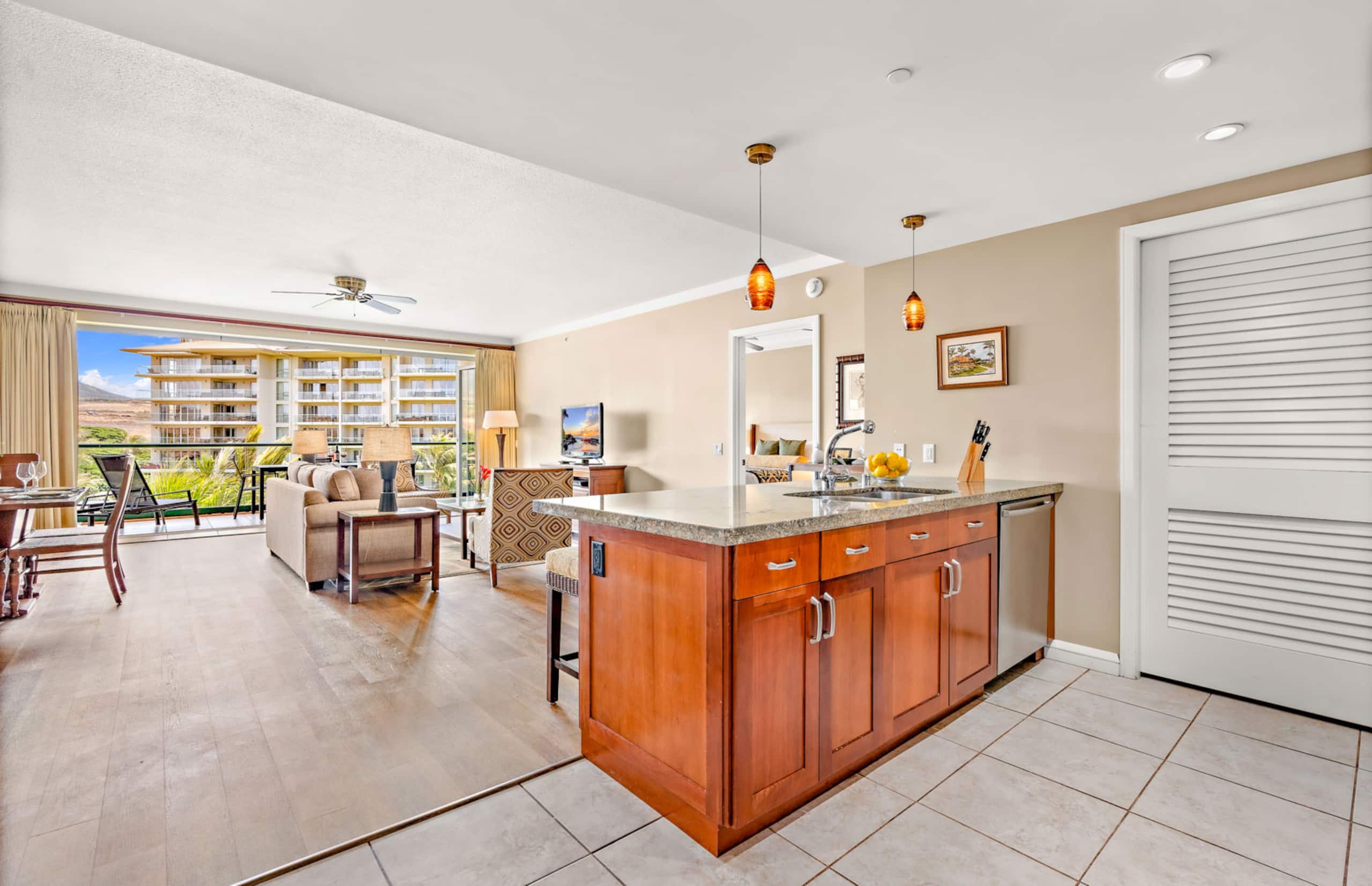 Condo in Lahaina · ★4.67 · 2 bedrooms · 3 beds · 2 baths - Image 3