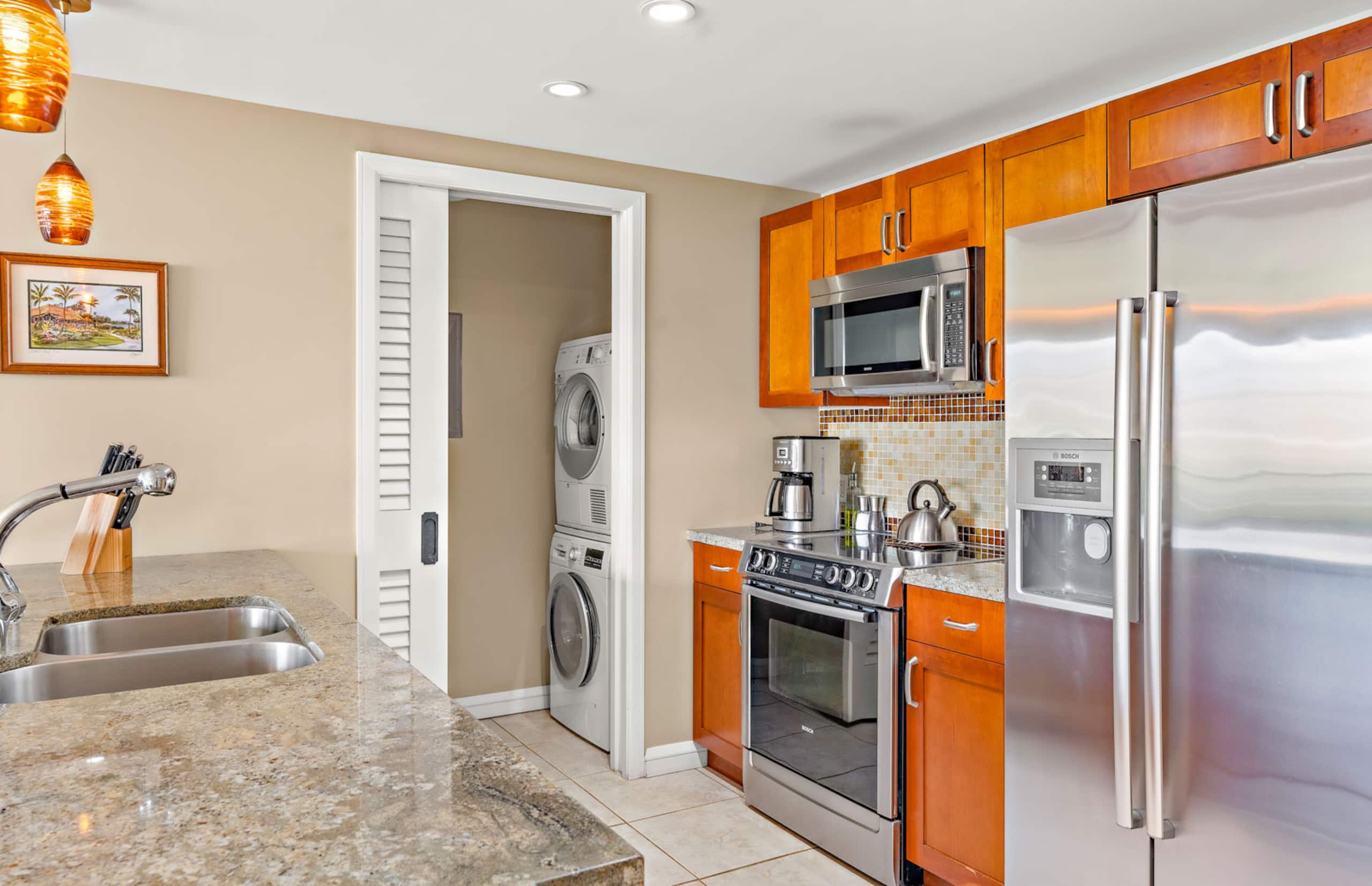 Condo in Lahaina · ★4.67 · 2 bedrooms · 3 beds · 2 baths - Image 14