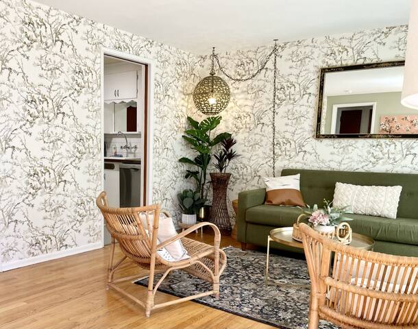 Fremont Nirvana | Chic Townhome Near Bars & Eats gallery image 3