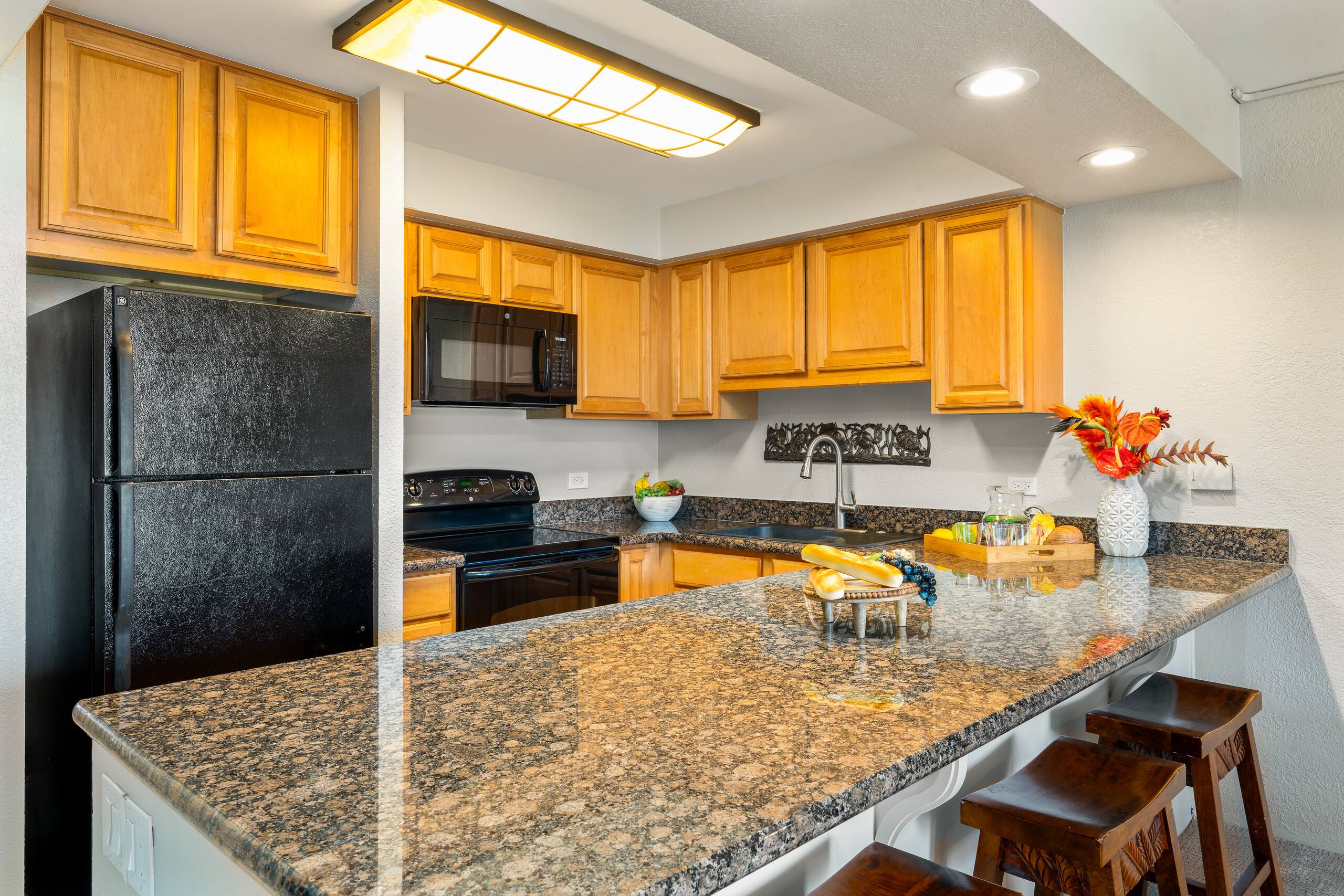 Condo in Lahaina · ★4.95 · 1 bedroom · 2 beds · 1 bath - Image 8
