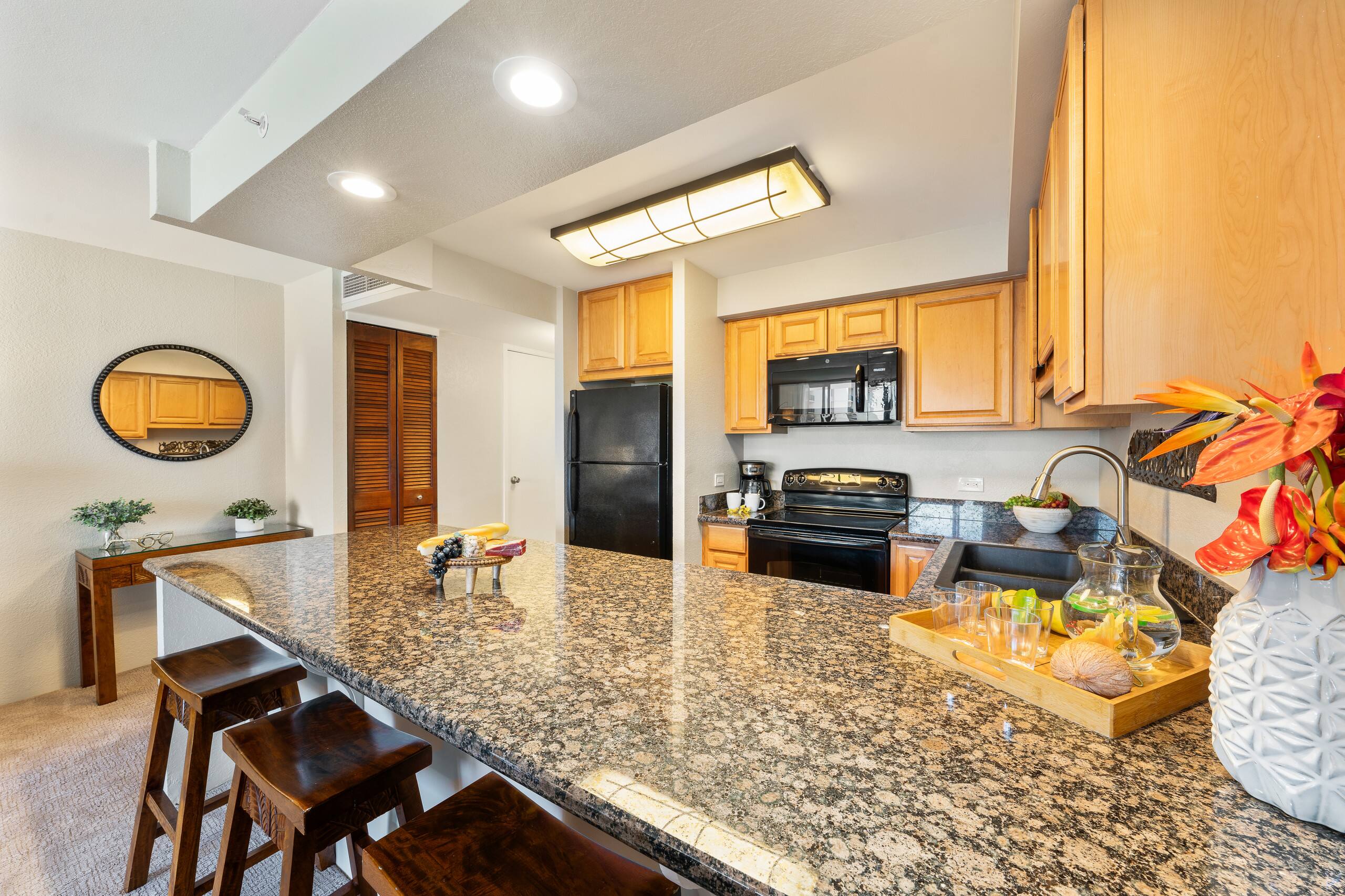 Condo in Lahaina · ★4.95 · 1 bedroom · 2 beds · 1 bath - Image 7