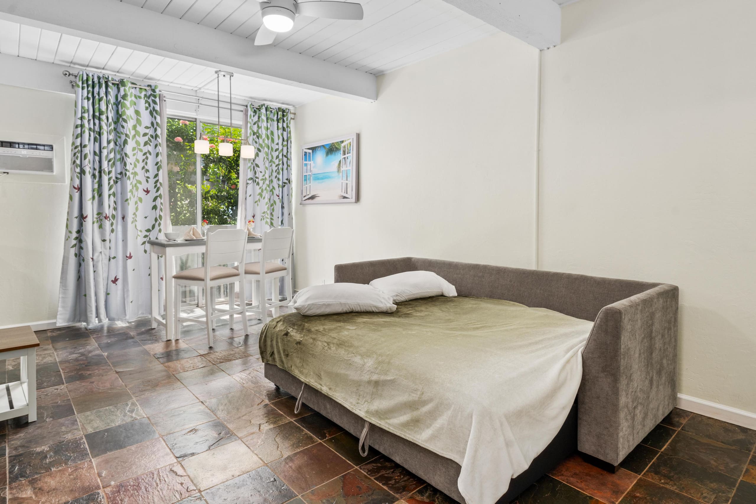 Condo in Kailua-Kona · ★4.71 · 1 bedroom · 2 beds · 1 private bath - Image 27