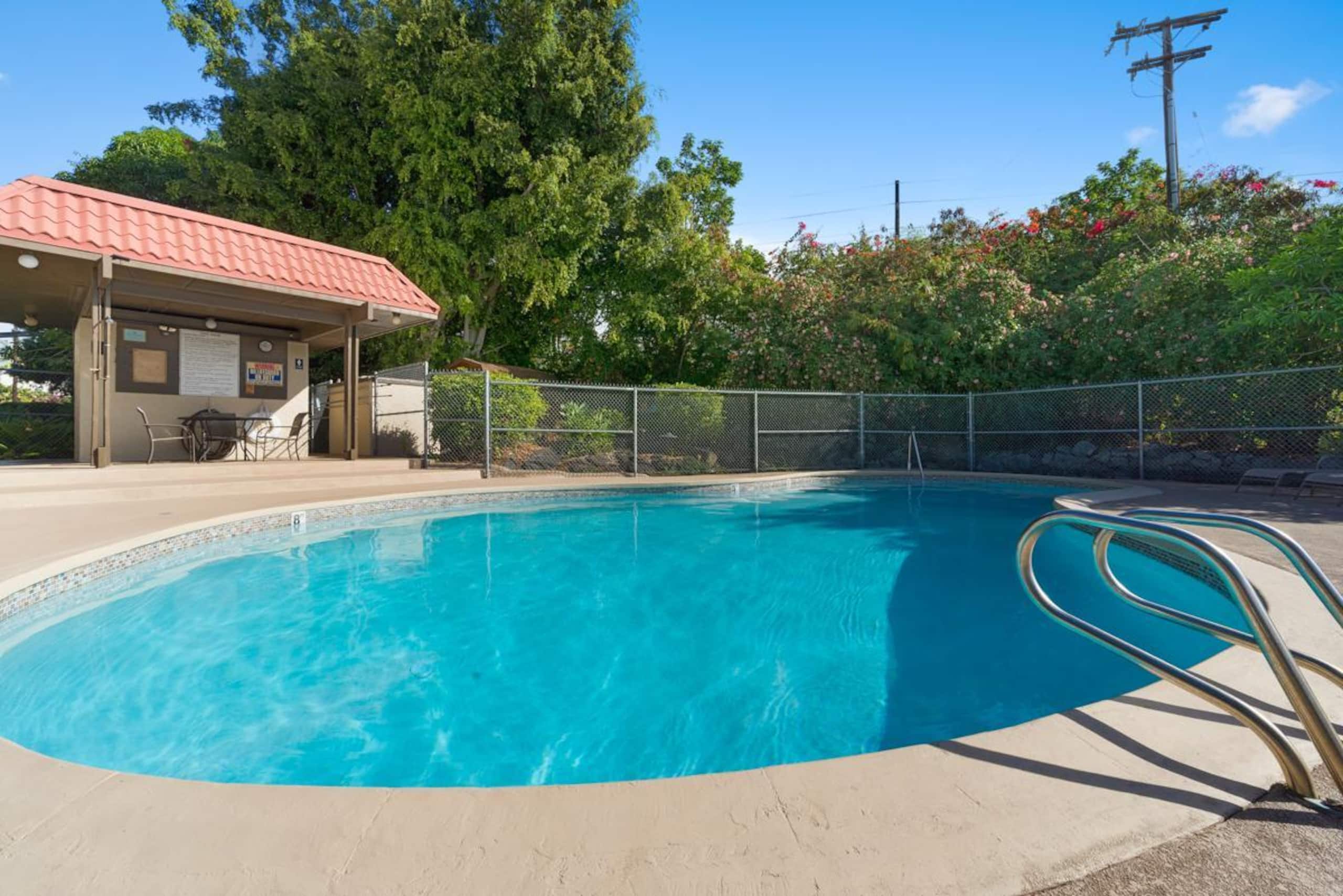 Condo in Kailua-Kona · ★4.71 · 1 bedroom · 2 beds · 1 private bath - Image 22