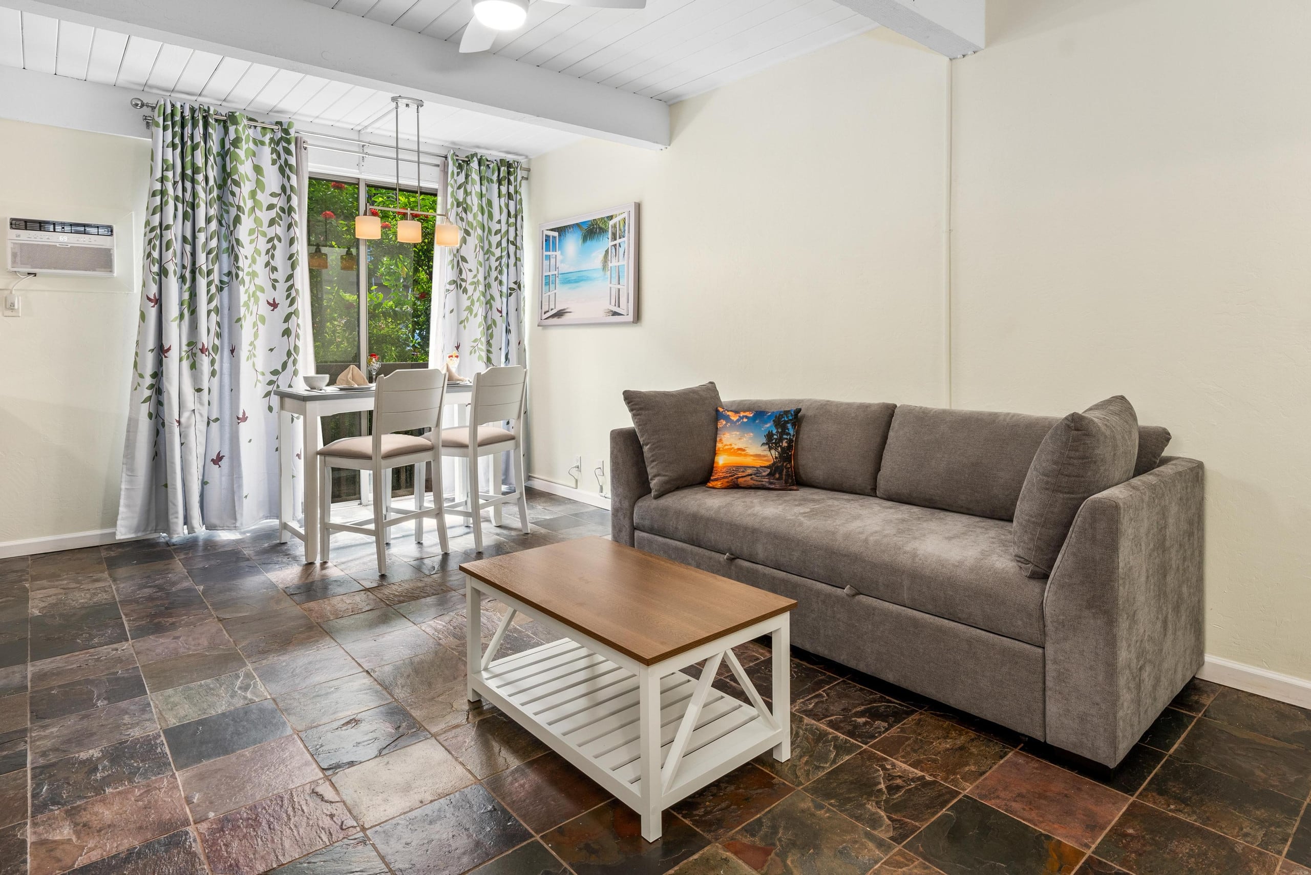 Condo in Kailua-Kona · ★4.71 · 1 bedroom · 2 beds · 1 private bath - Image 26