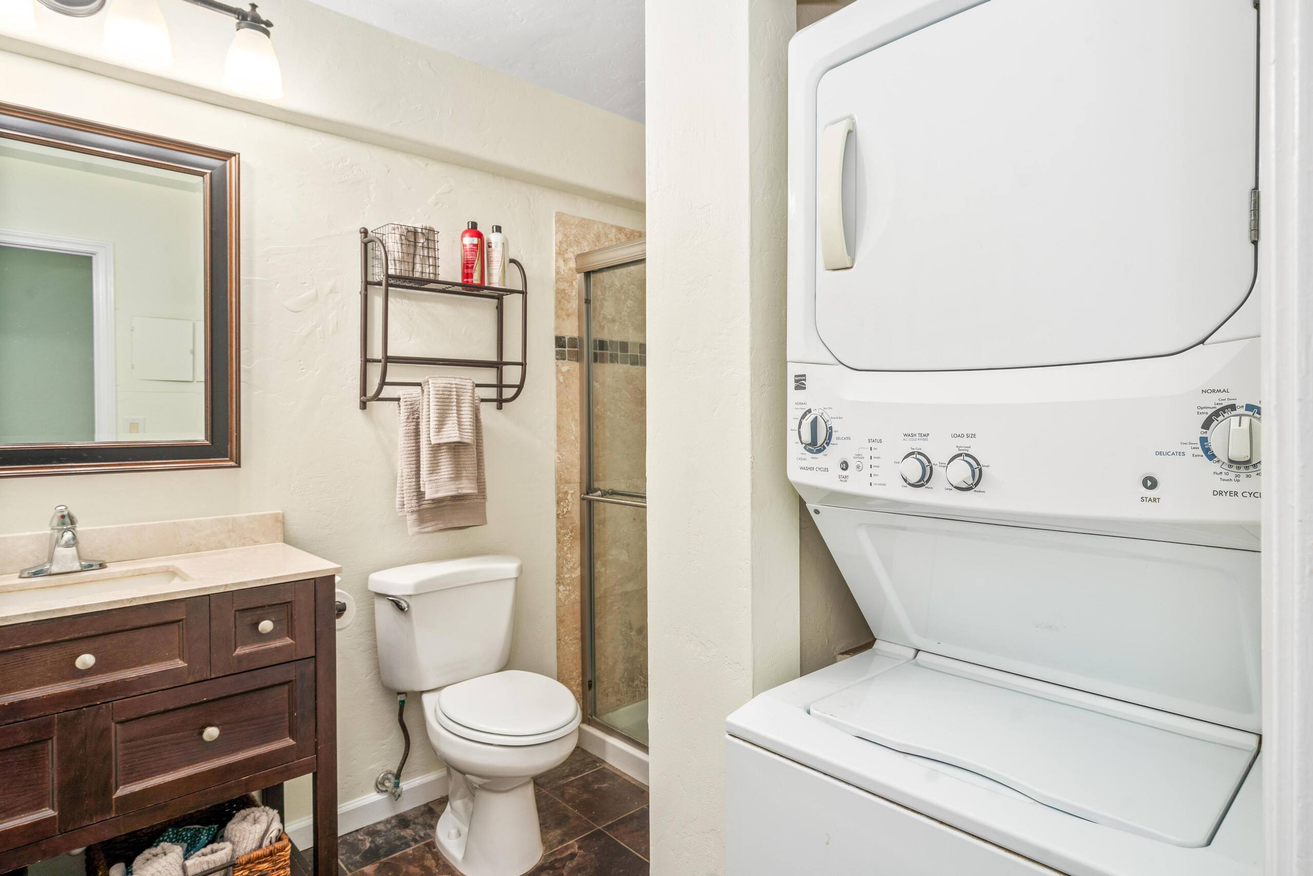 Condo in Kailua-Kona · ★4.71 · 1 bedroom · 2 beds · 1 private bath - Image 17