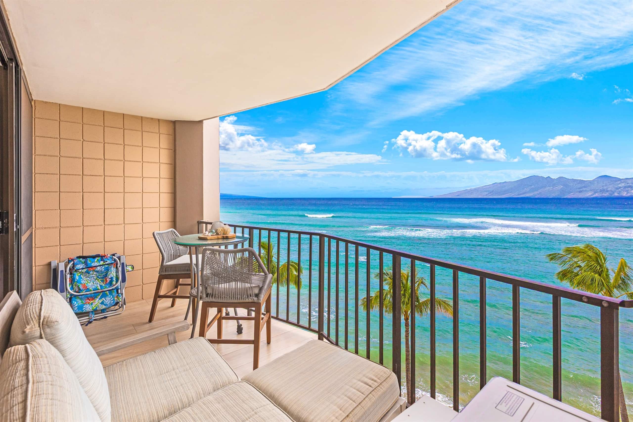 Condo in Lahaina · ★4.97 · Studio · 2 beds · 1 bath - Image 3