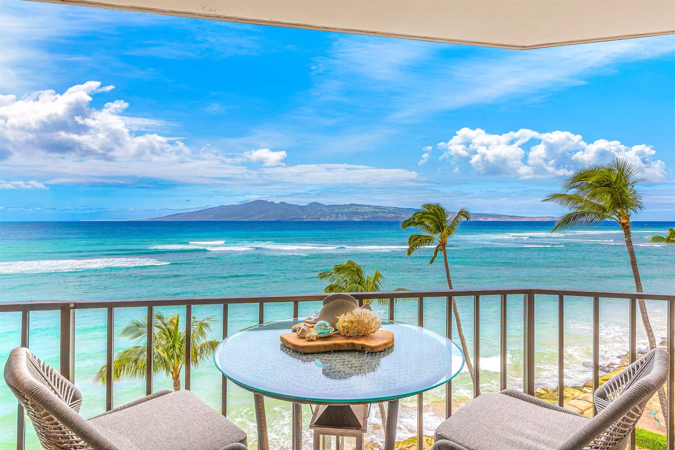 Condo in Lahaina · ★4.97 · Studio · 2 beds · 1 bath - Image 1