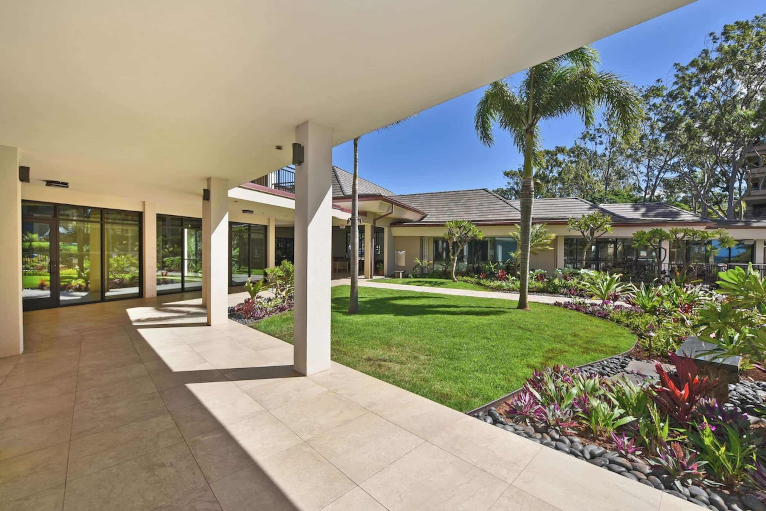 Condo in Lahaina · ★4.97 · Studio · 2 beds · 1 bath - Image 39