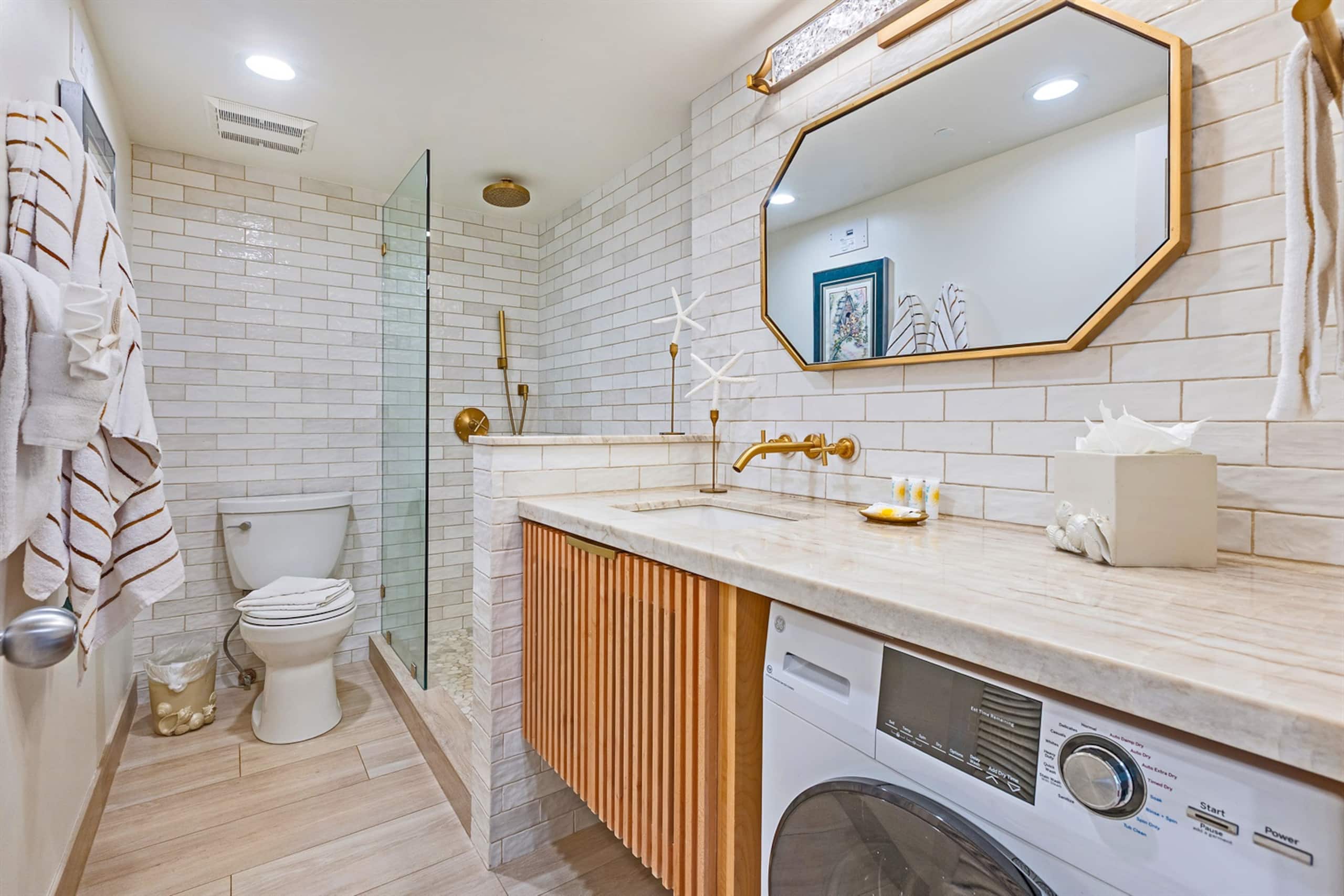 Condo in Lahaina · ★4.97 · Studio · 2 beds · 1 bath - Image 24
