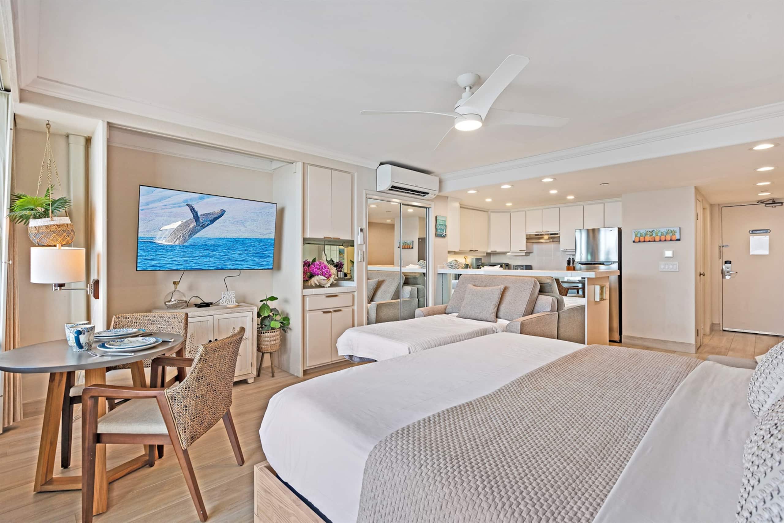 Condo in Lahaina · ★4.97 · Studio · 2 beds · 1 bath - Image 13