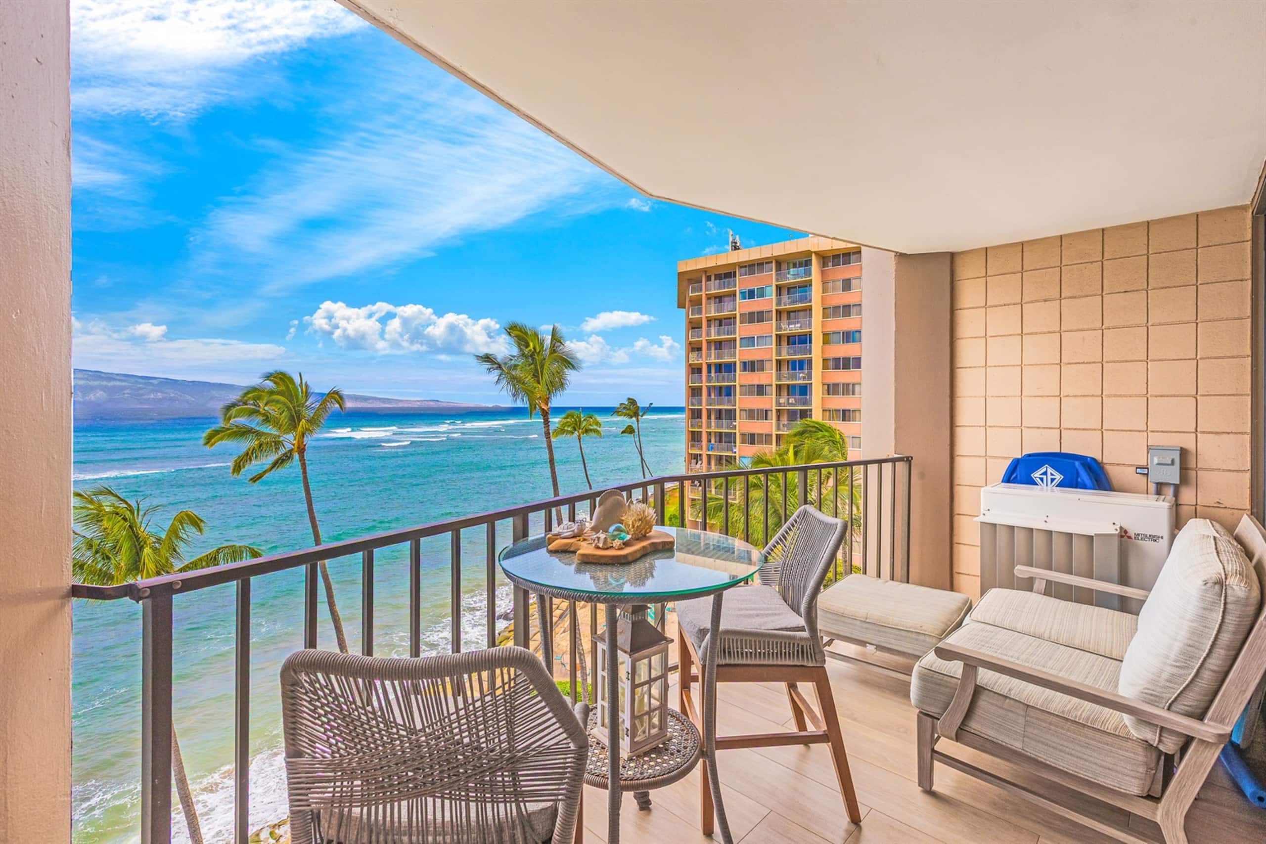 Condo in Lahaina · ★4.97 · Studio · 2 beds · 1 bath - Image 5