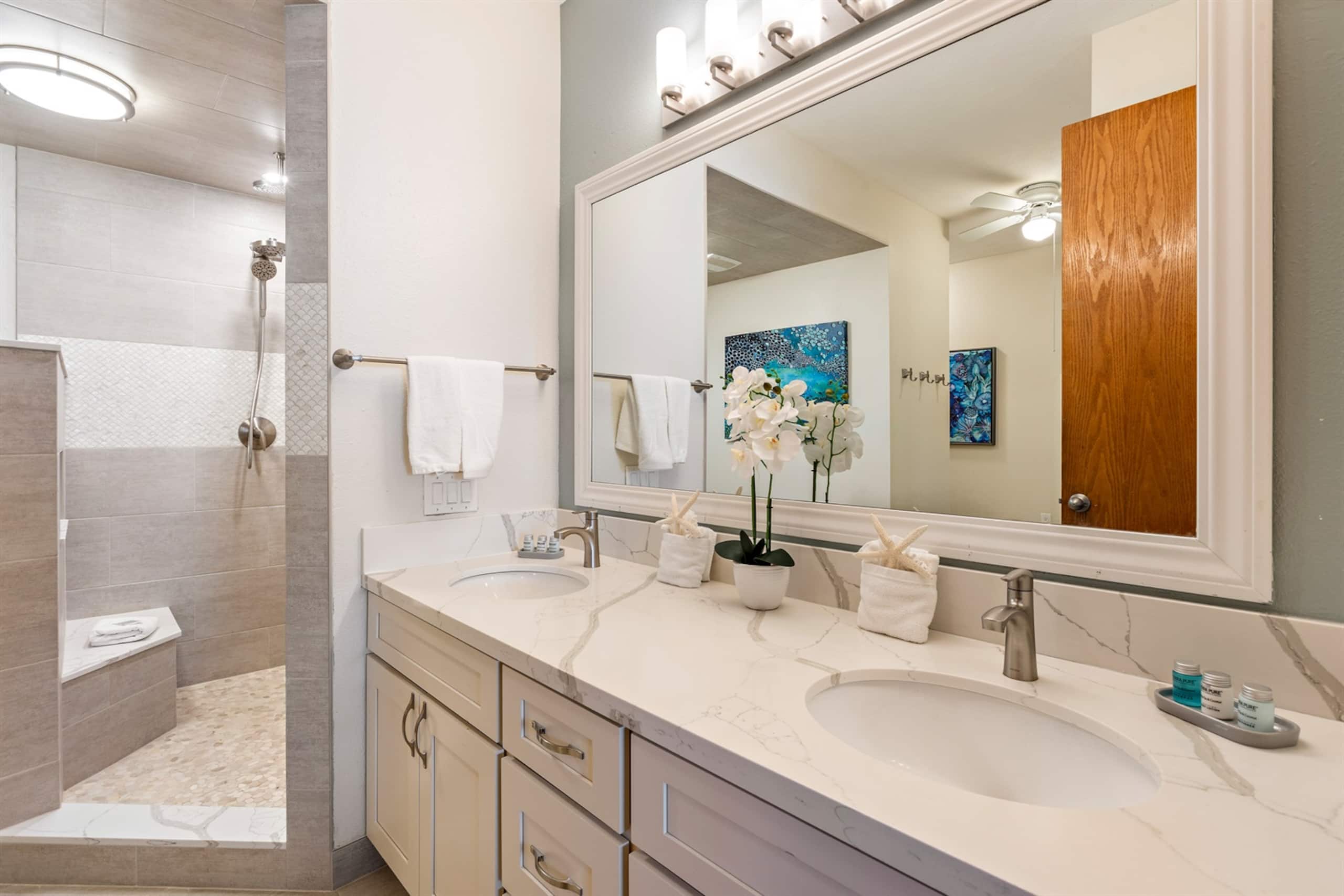 Condo in Lahaina · ★4.96 · 2 bedrooms · 3 beds · 2 baths - Image 11