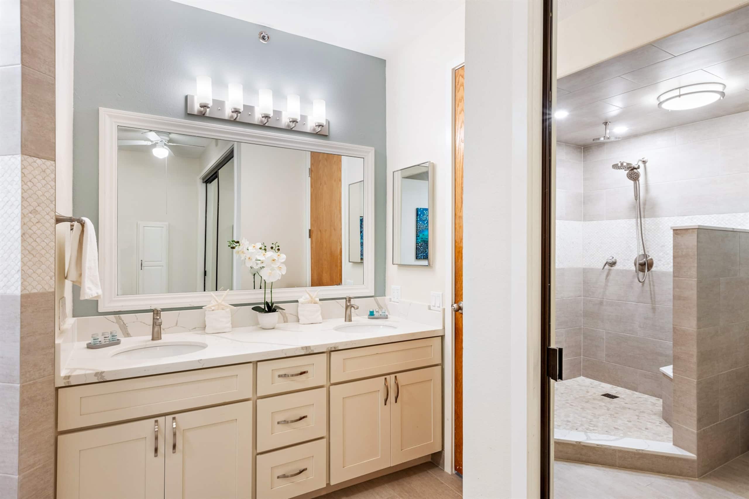 Condo in Lahaina · ★4.96 · 2 bedrooms · 3 beds · 2 baths - Image 14