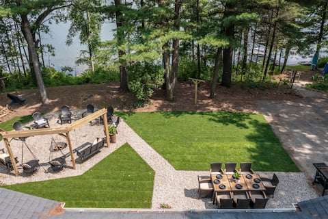 Lakefront Retreat + Water Toys + Hot Tub!