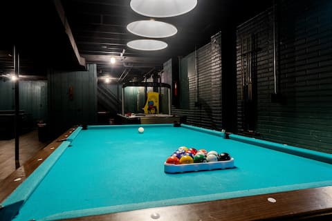 Sweater Weather- Hot Tub, SUPs, Fire, & Chill Spot