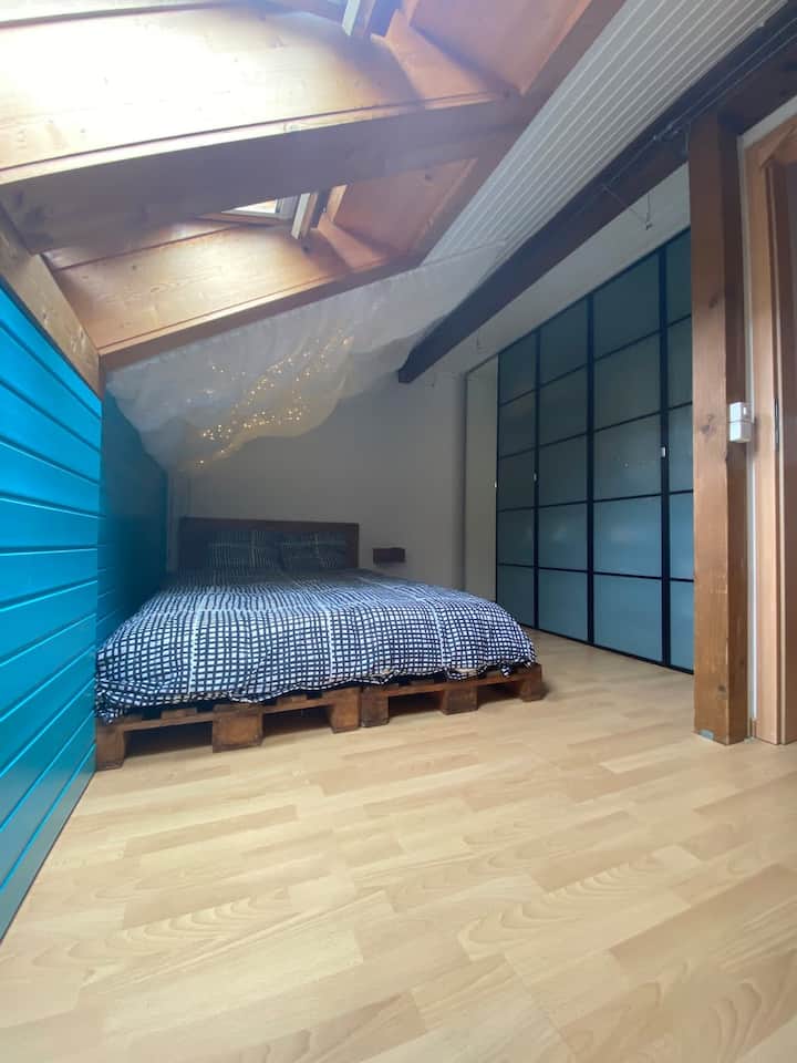 Dhomë gjumi 3 me krevat dopio dhe gardërobë