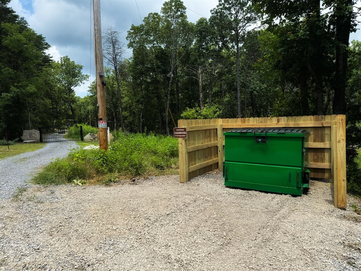 The Otter Box Cabin | Fast WiFi | Fireplace | BBQ - Cabins for