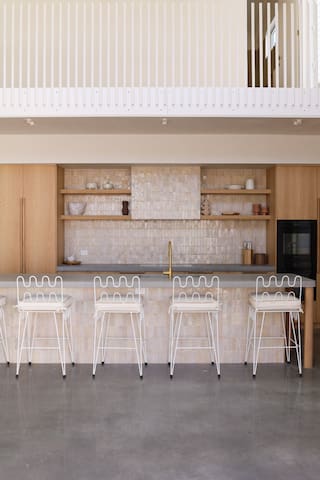 Banks at Byron gallery image 4