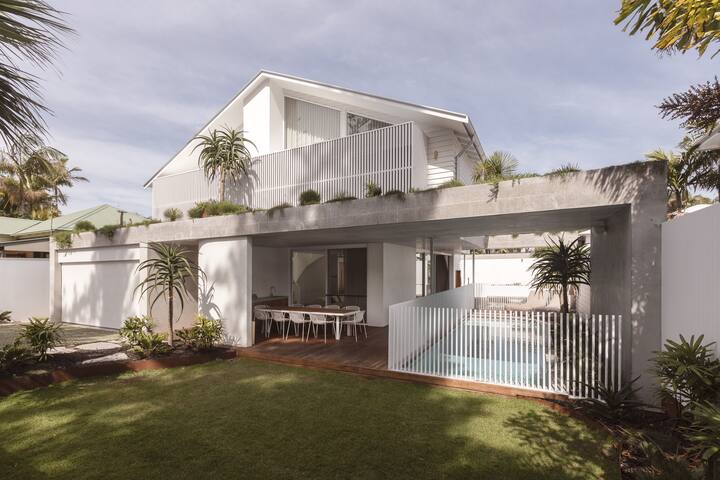 Banks at Byron gallery image 2