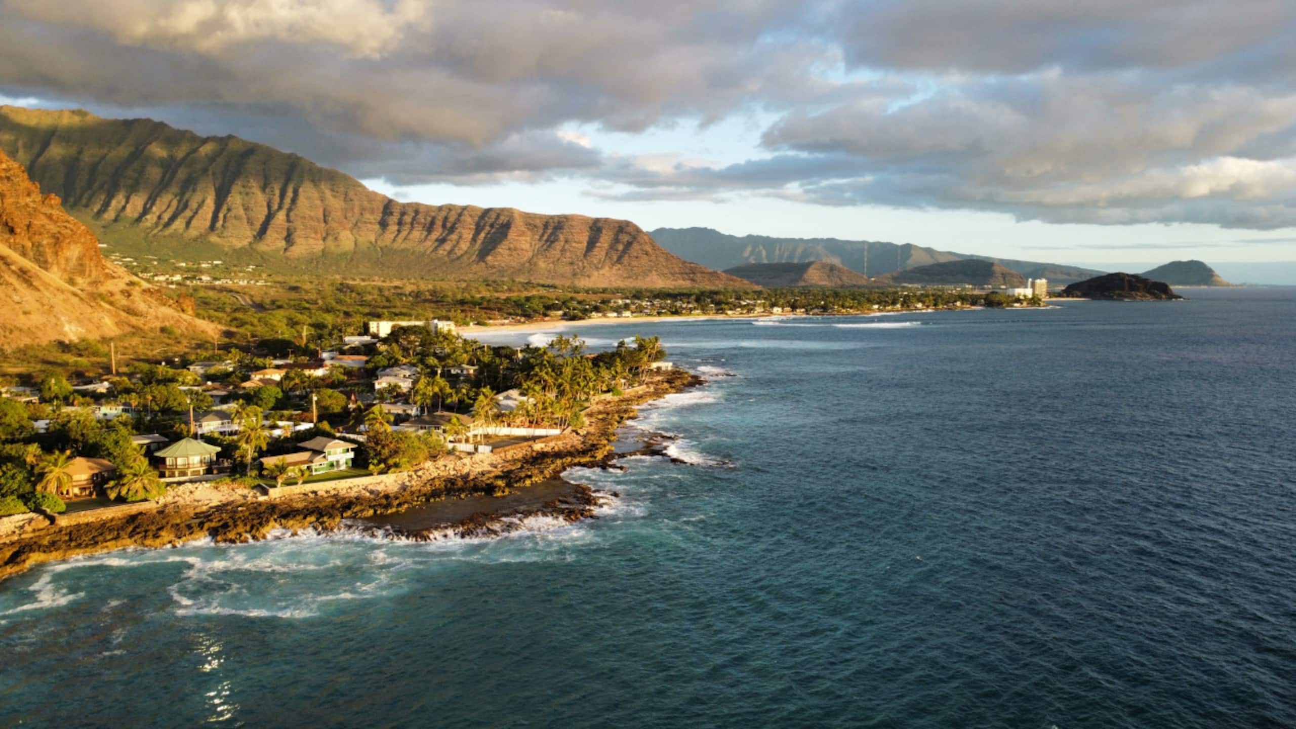 Home in Waianae · ★4.99 · 4 bedrooms · 7 beds · 2.5 private baths - Image 13