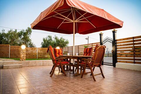 Filiatra's Cozy Haven, A Peaceful Escape in Nature