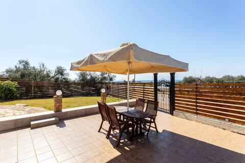 Filiatra's Cozy Haven, A Peaceful Escape in Nature