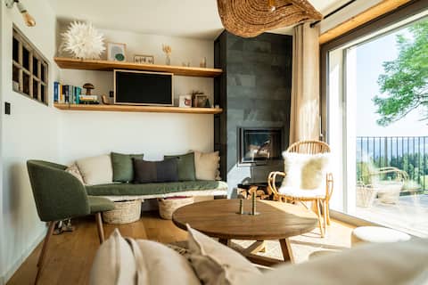 Prestigious cottage with panoramic view