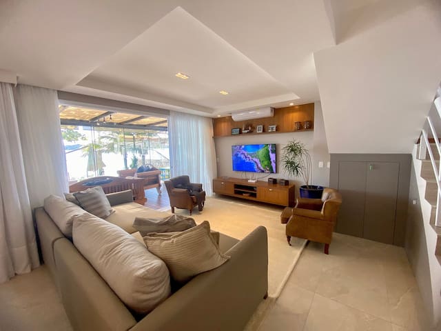 Imobiliária Rota do Sol - Bombinhas managed Airbnb listing 1