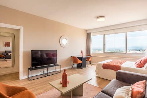 Top Airbnb: Gran Vía Suite · Panoramic Views of Madrid en Moncloa Aravaca