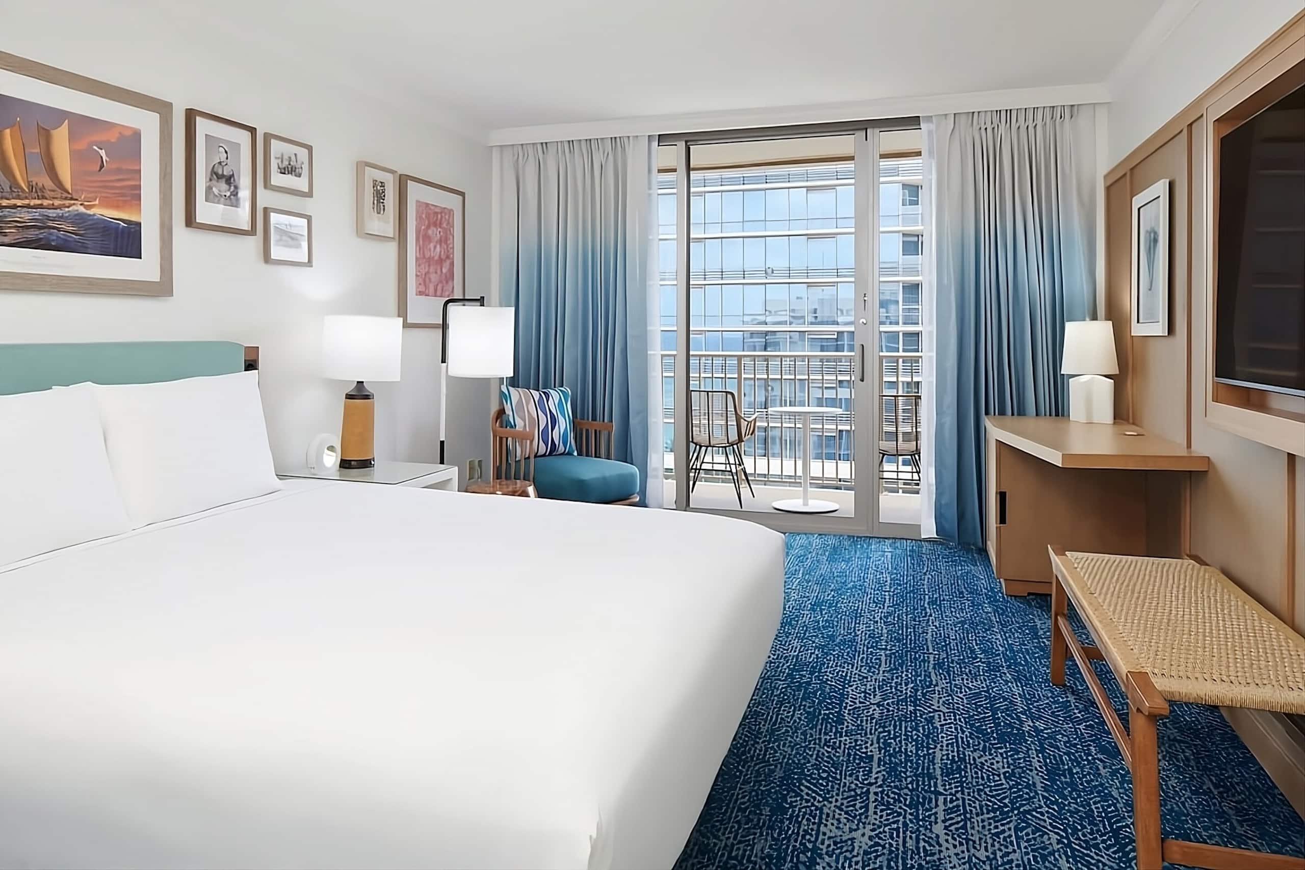 Standard 1 King Bed at Reef Waikiki Beach Resort - Image 2