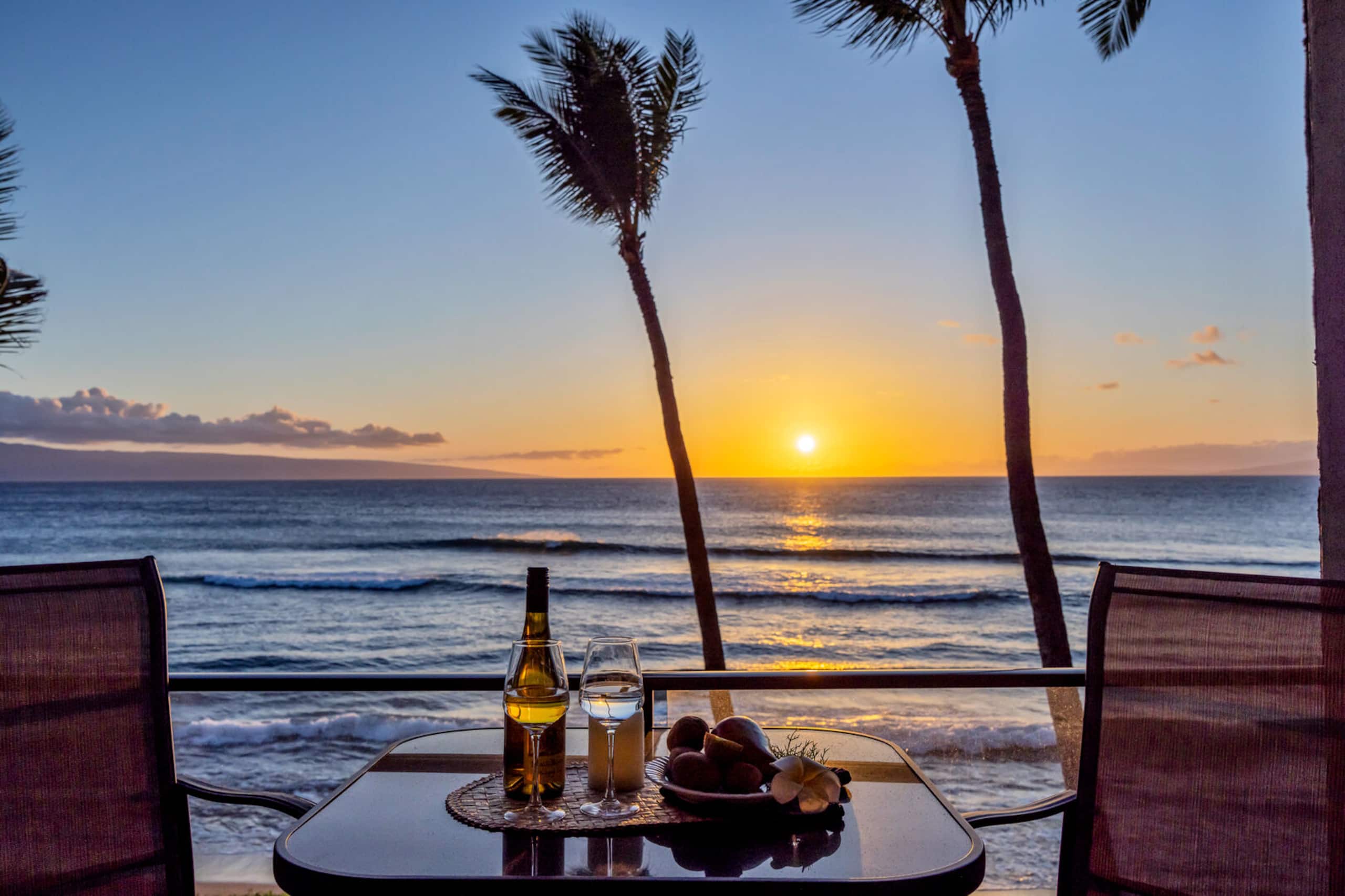 Condo in Lahaina · ★5.0 · 1 bedroom · 2 beds · 2 baths - Image 2